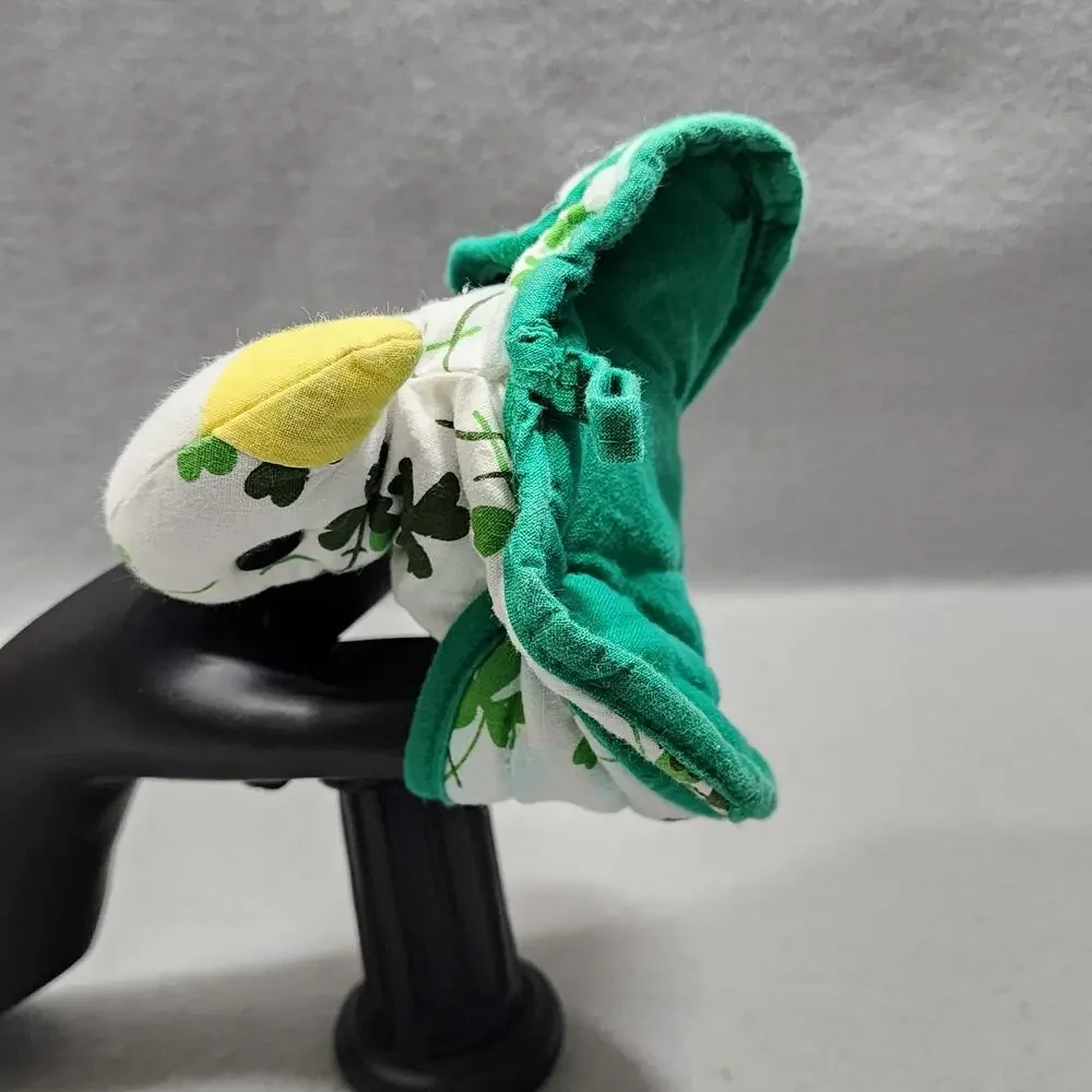 Shamrock Chicken Hen Hot Pot Finger Tip Mitten Saint Patrick's Handmade Vintage